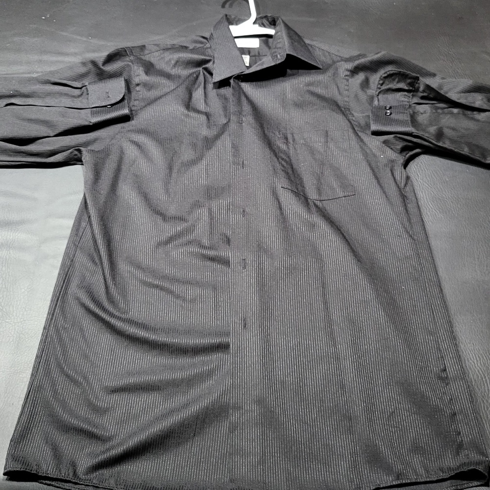 VAN HEUSEN BUTTON DOWN WRINKLE FREE
